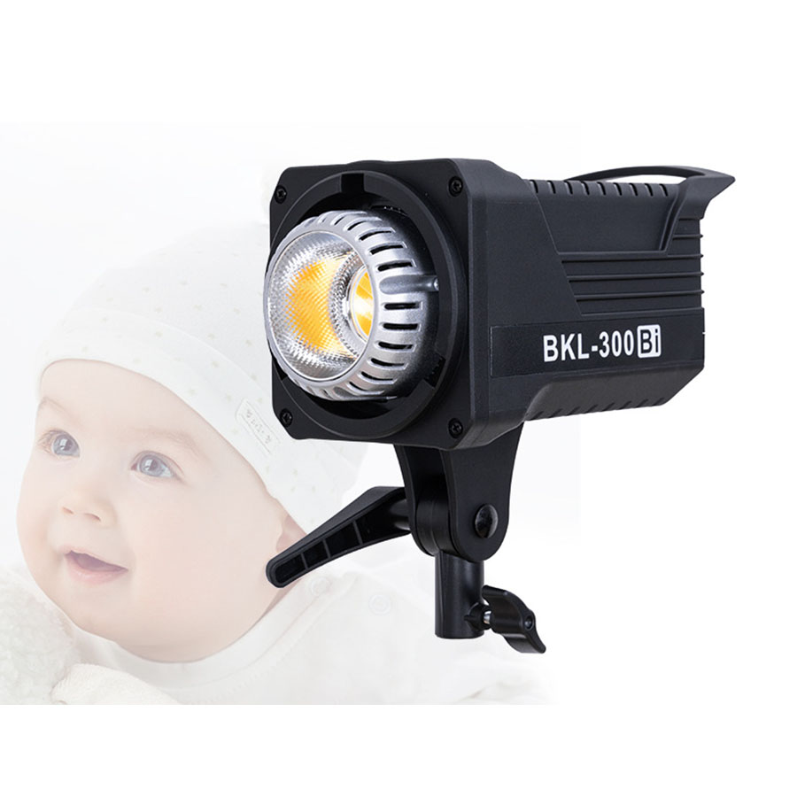 300Bi/D W LEDビデオライト、ポートレート、結婚式 - Strobe Light Studio のレビューと価格